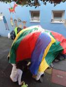 Σηκώνονται και κινούνται σαν αυτό που έχουν επιλέξει.